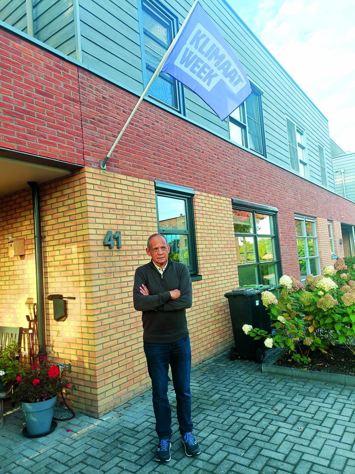 eggy met de klimaatvlag