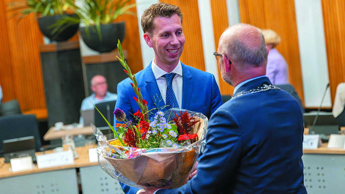 Coen Hartendorp bij zijn beediging.jpg