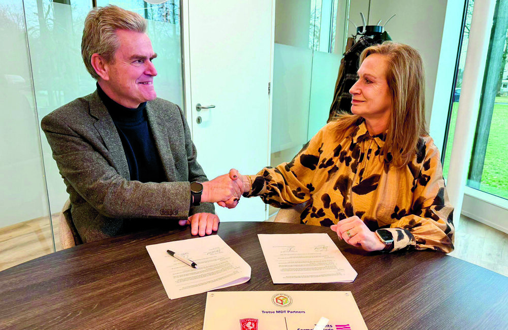 Ondertekening convenant Scoren in de Wijk.jpg