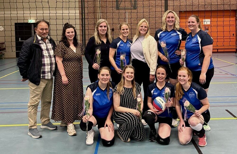 De Esch dames 1 kampioen klasse 2a